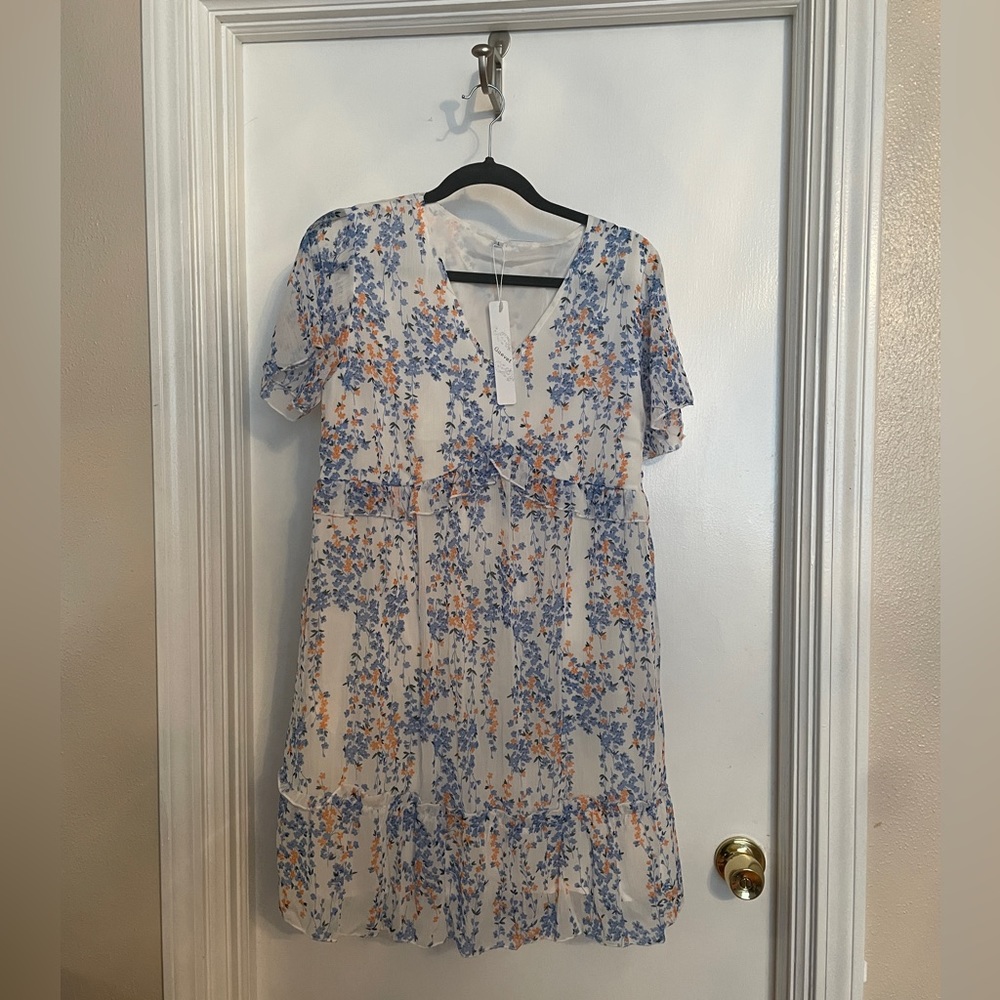 Floral V-Neck Ruffle Shift Dress